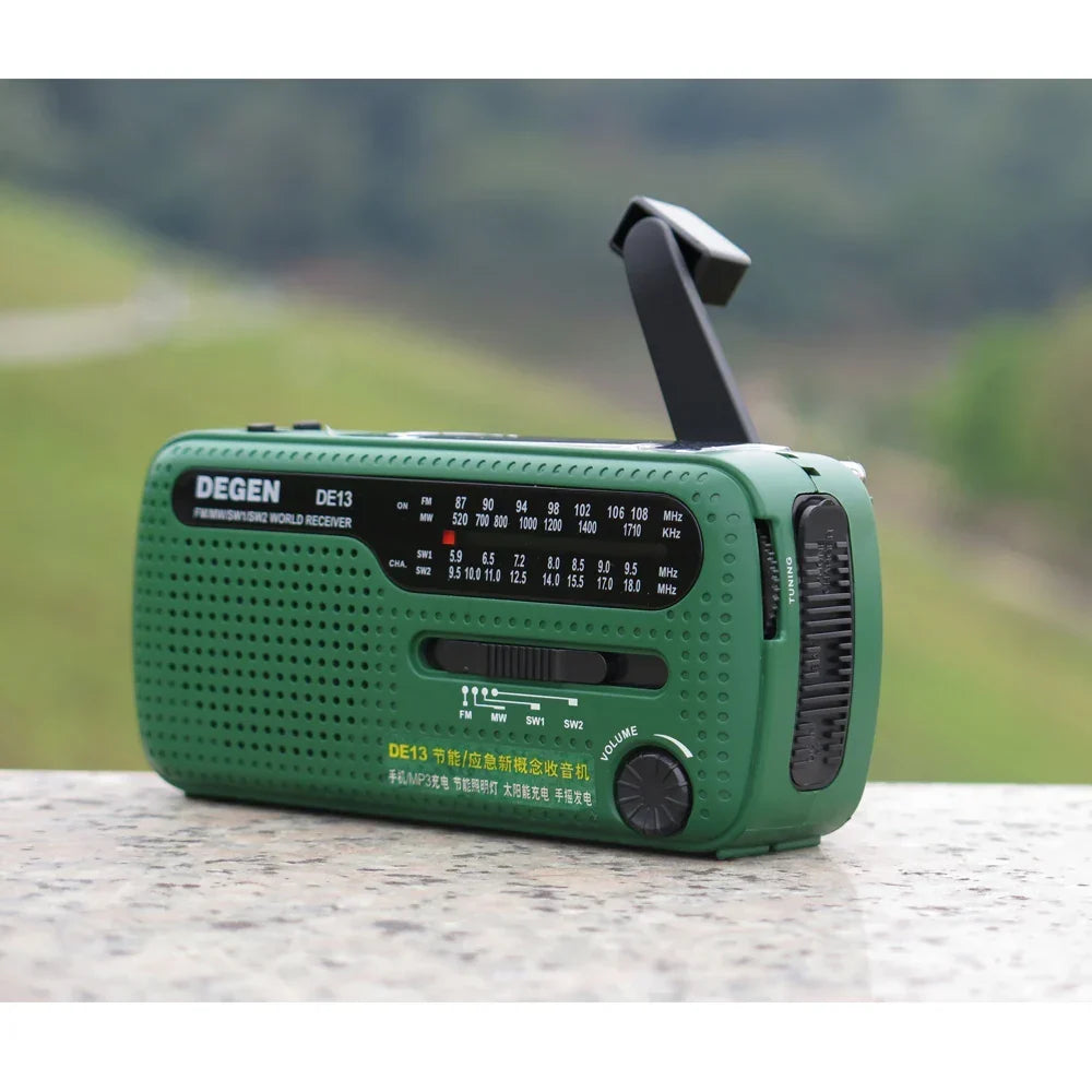 Emergency Solar Radio with Flashlight Green